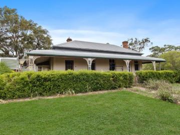 COUNTRY HOMESTEAD ON 46 ACRES MOUNT MOLLY
