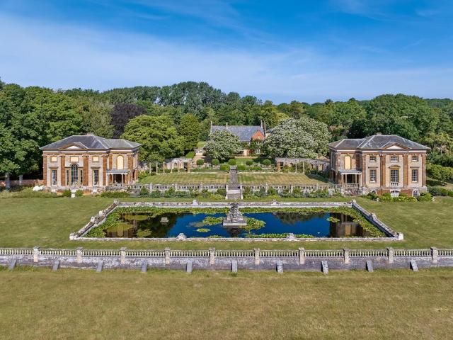 Country house for sale