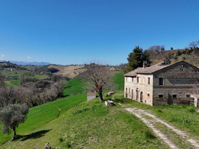 Country house in Montottone 260m² Montottone