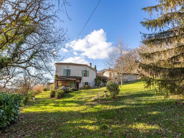 Country house with pool and land 243m² Bourg de Visa