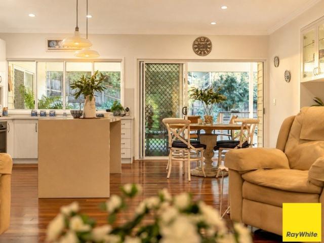 COUNTRY INSPIRED LIVING AT THE FOOTHILLS OF MT WHITFIELD