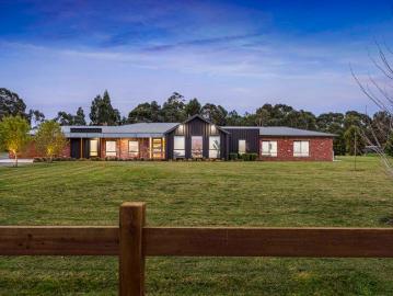 Country Luxury with Resort Style Entertaining