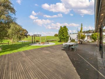 Country Luxury in Breathtaking Lifestyle Setting
