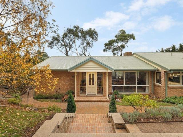 Country Lane Retreat, Minutes from the Village