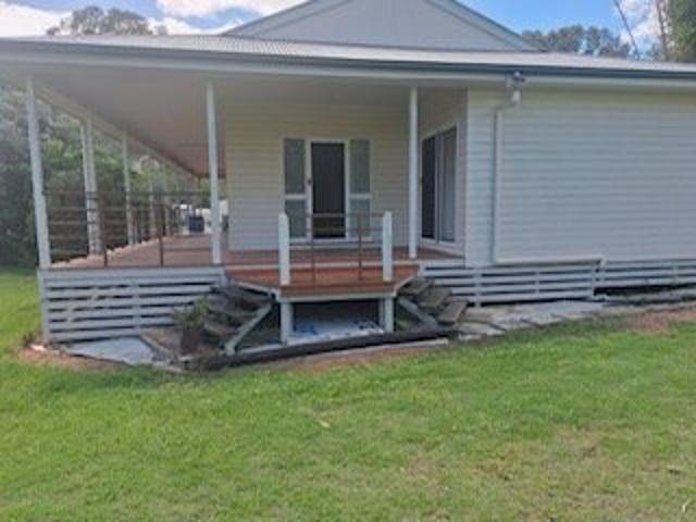 Country Life Style Retreat set on approx. 4.5 Acres