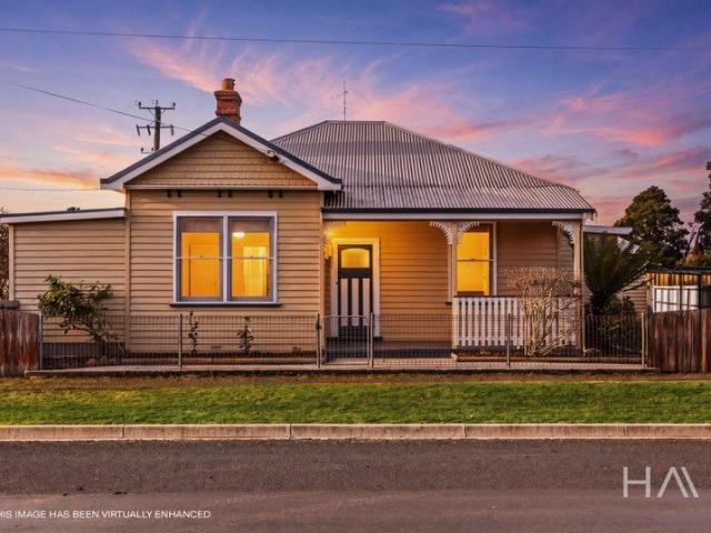 Country Lifestyle with Character Charm
