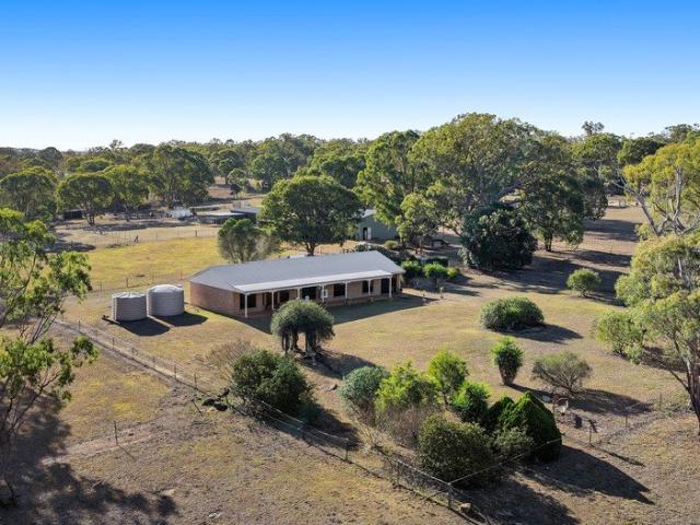 Country Lifestyle with Exceptional Shed & Infrastructure