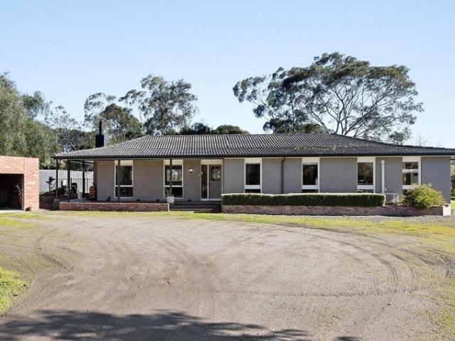Country Lifestyle with Space to Live, Work & Play