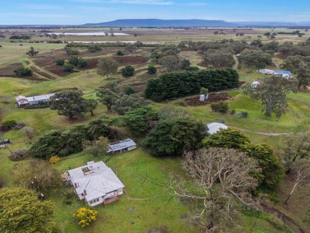Country Lifestyle with Spectacular Grampians Views