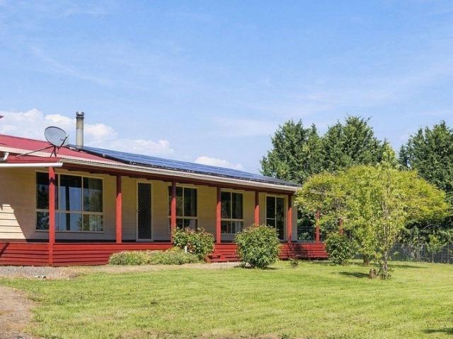 Country Lifestyle, Equestrian Facilities and Space to Enjoy