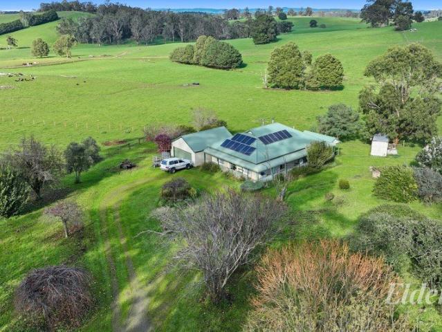 Country Lifestyle on 2.49 Acres