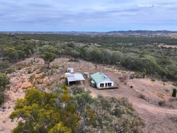 Country Lifestyle on Acres, Moments from the Village