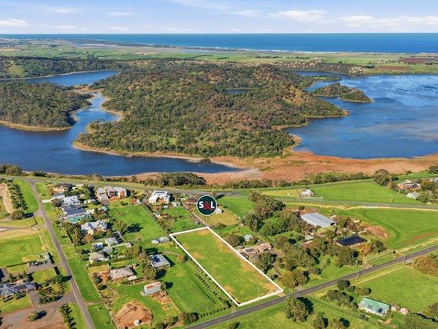 Country Lifestyle Opportunity with Approved Plans