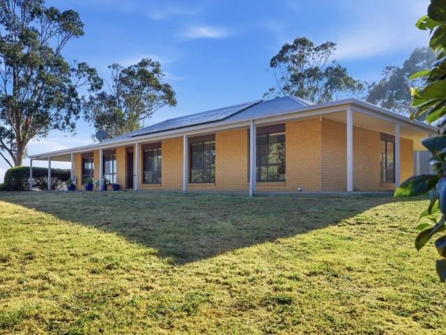 Country Lifestyle Opportunity Close to Local Township