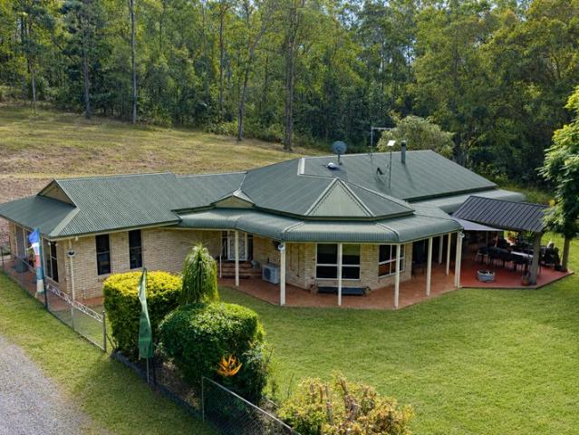 Country Lifestyle, Privacy, Space & Comfort on 6.72 Acres