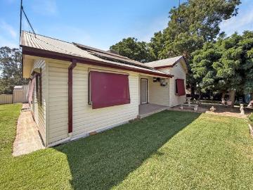 COUNTRY LIFESTYLE JUST MINUTES FROM TOWN