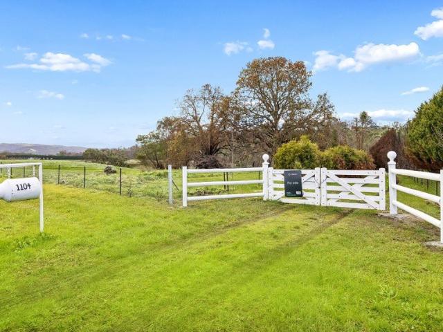 Country Living with Creek Frontage