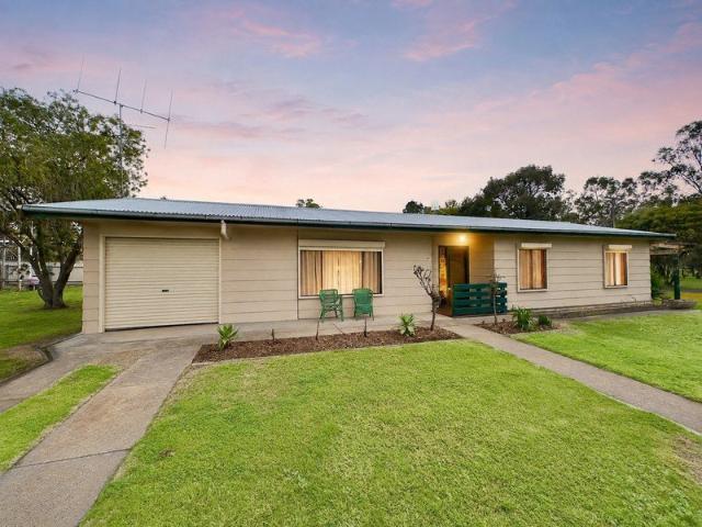 Country Living with Picturesque Outlook