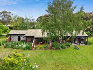 Country Living with Scale, Comfort and Infrastructure