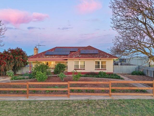 Country Living with Space, Charm and Endless Possibilities