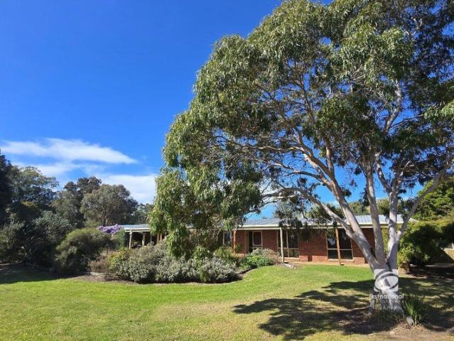 COUNTRY LIVING WITH SPACE, PRIVACY & POSSIBILITY
