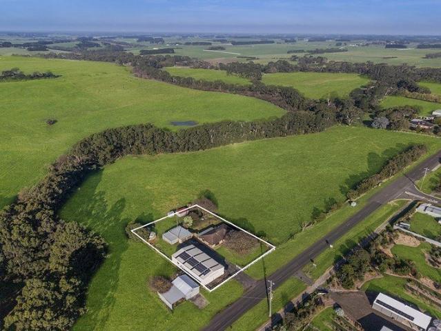 Country Living with the Space to Match