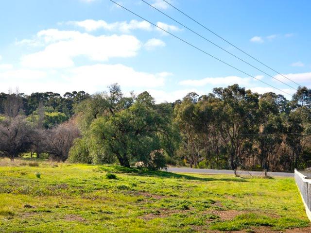 Country Living within Village Reach 800m2