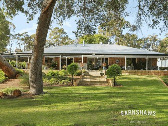 COUNTRY LIVING AT ITS BEST
