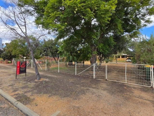 PRICE REDUCED! Generous 2023sqm Block!