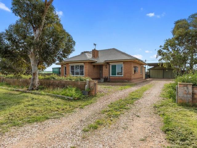 Country Living at Its Best Space, Comfort & Endless Potential