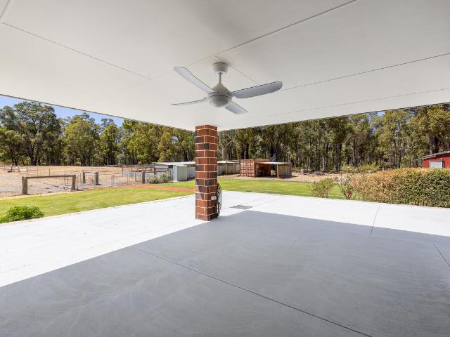 Country Living at Its Finest, Near New Semi Rural Retreat on 9,927m²