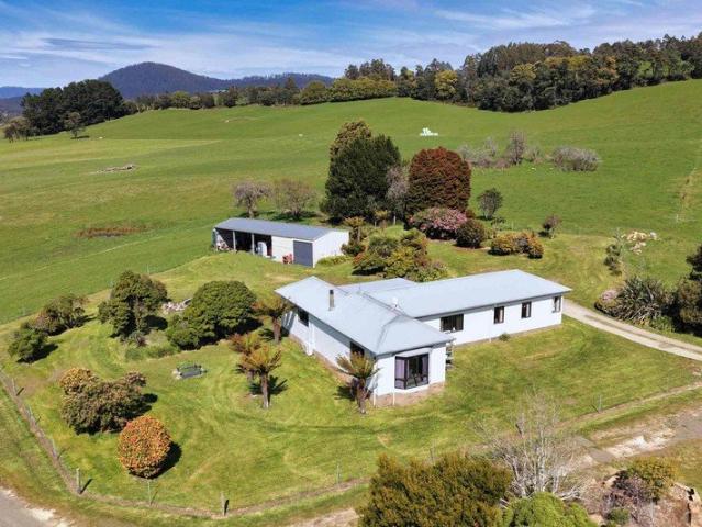Country Living at its Finest | 42 Hectares with Home & Income