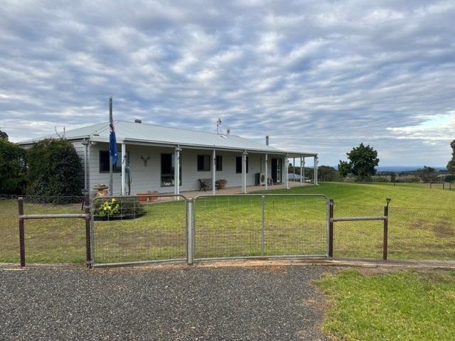 Country Living At Its Peak!
