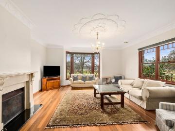 Country living close to Bowral