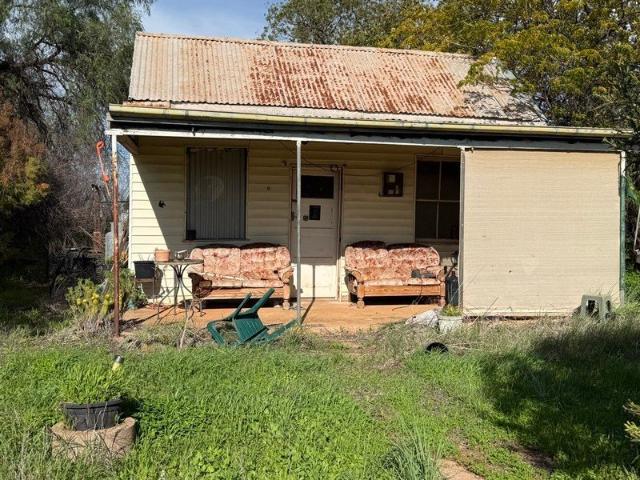 Country Living in Bogan Gate, NSW