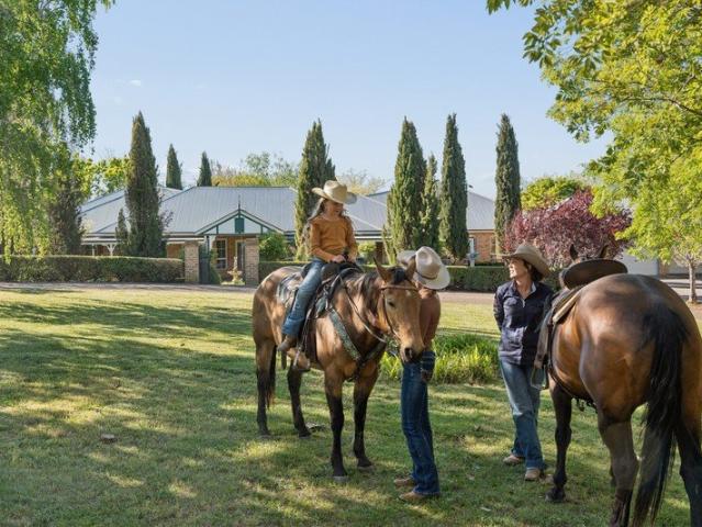 Country Living Minutes From Everything
