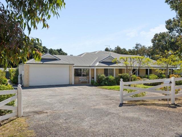 Country Living, Modern Comfort on 4,381sqm in Gingin