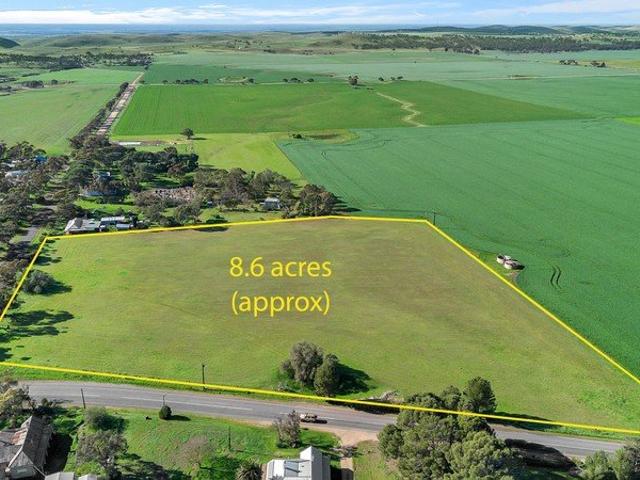 Country Living on 8.66 Acres