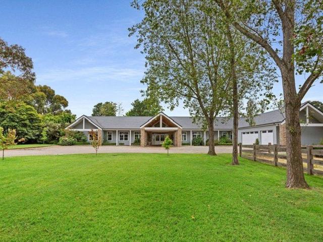 Country Living. Peninsula Lifestyle