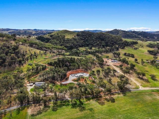 COUNTRY LIVING, REDEFINED 10 ACRES JUST MINUTES FROM MUDGEE!