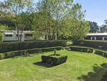 Country Retreat on 16.5 Hectares of Serene Countryside