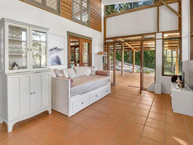 Country style 4 bedroom home on acreage in Beechmont
