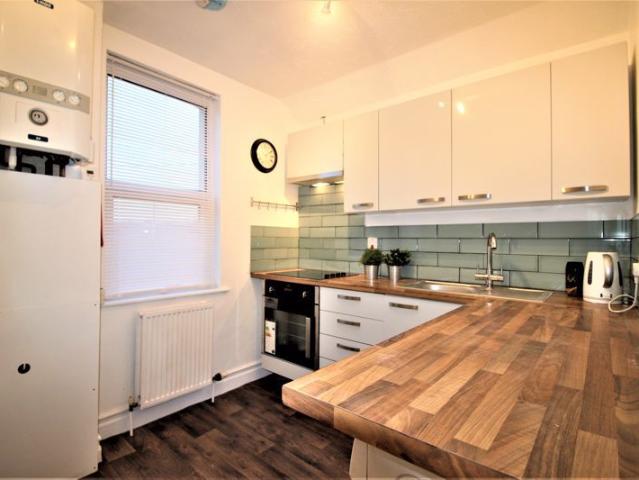 County Road, Swindon SN1, 2 bed flat to rent, £925 pcm | PrimeLocation