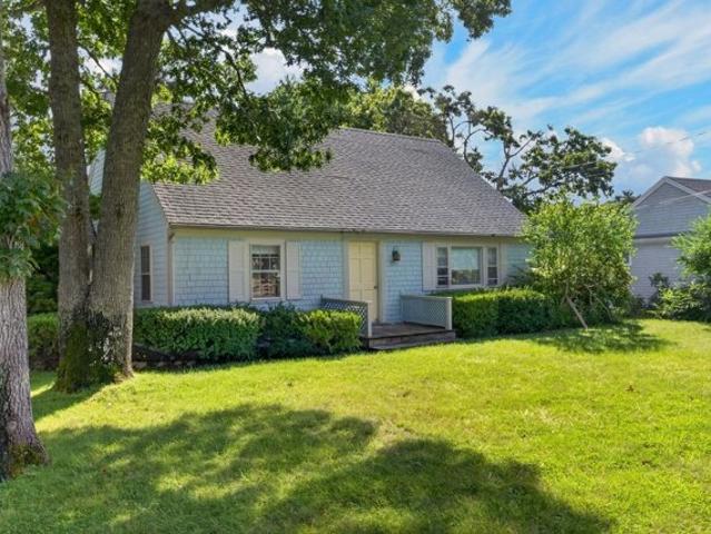 County Rd, Oak Bluffs, Home For Sale