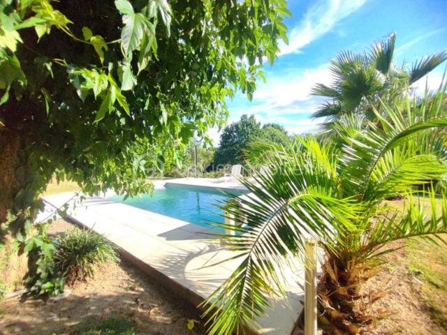 Coup de cœur à Prigonrieux ! Maison de plain pied avec piscine et vue campagne