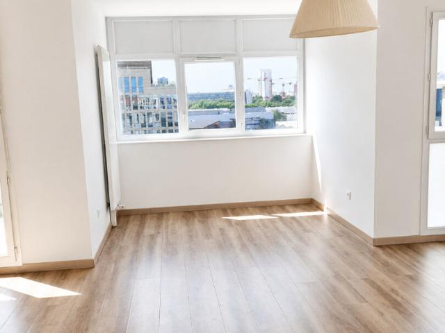 COUP DE C?UR A SAINT DENIS ? F4 LUMINEUX AU DERNIER ETAGE + PARKING