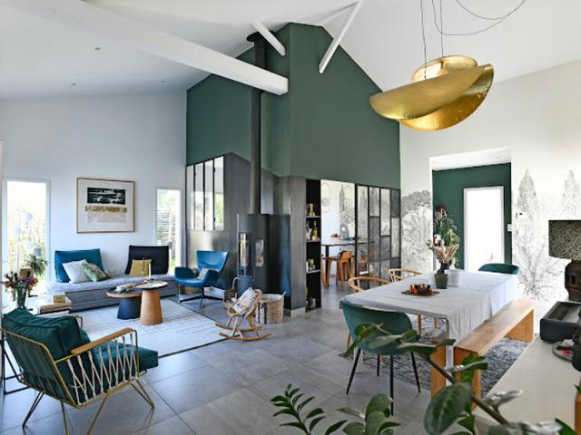 Coup de cœur assuré pour cette maison neuve 2020 de 131 m² de plain pied, 4 chambres, garage, jardin, dans son écrin de verdure