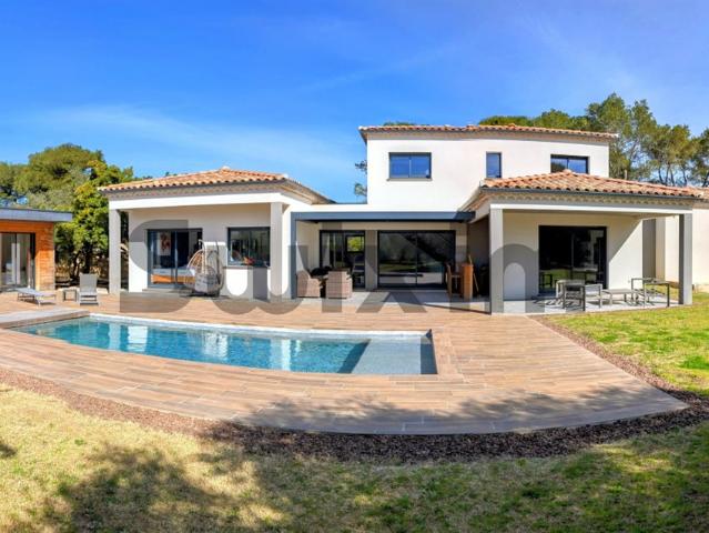 Coup de cœur assuré pour cette splendide maison récente de 2. 220m² Nîmes