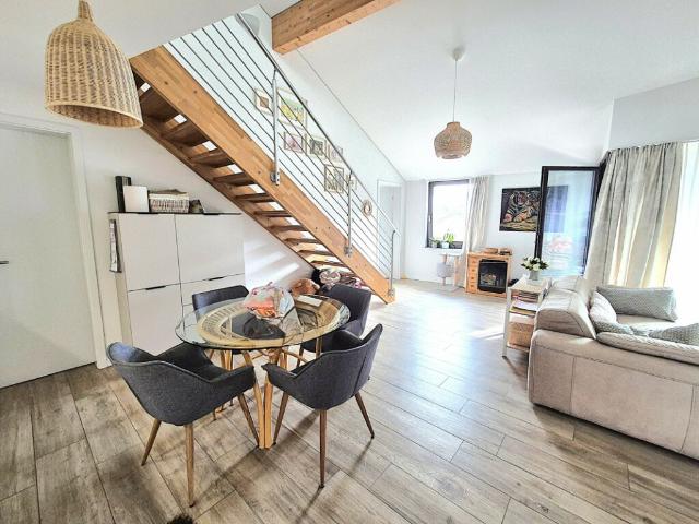 Superbe attique duplex Minergie de 4,5 pièces à deux pas du lac