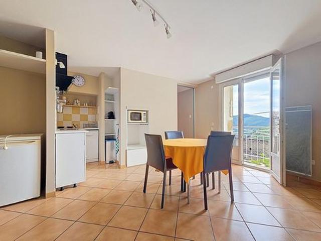 Coup de cœur aux Nières Saint Gervais sur Mare – Charmante maison rénovée avec loggia, jardin et cave voûtée